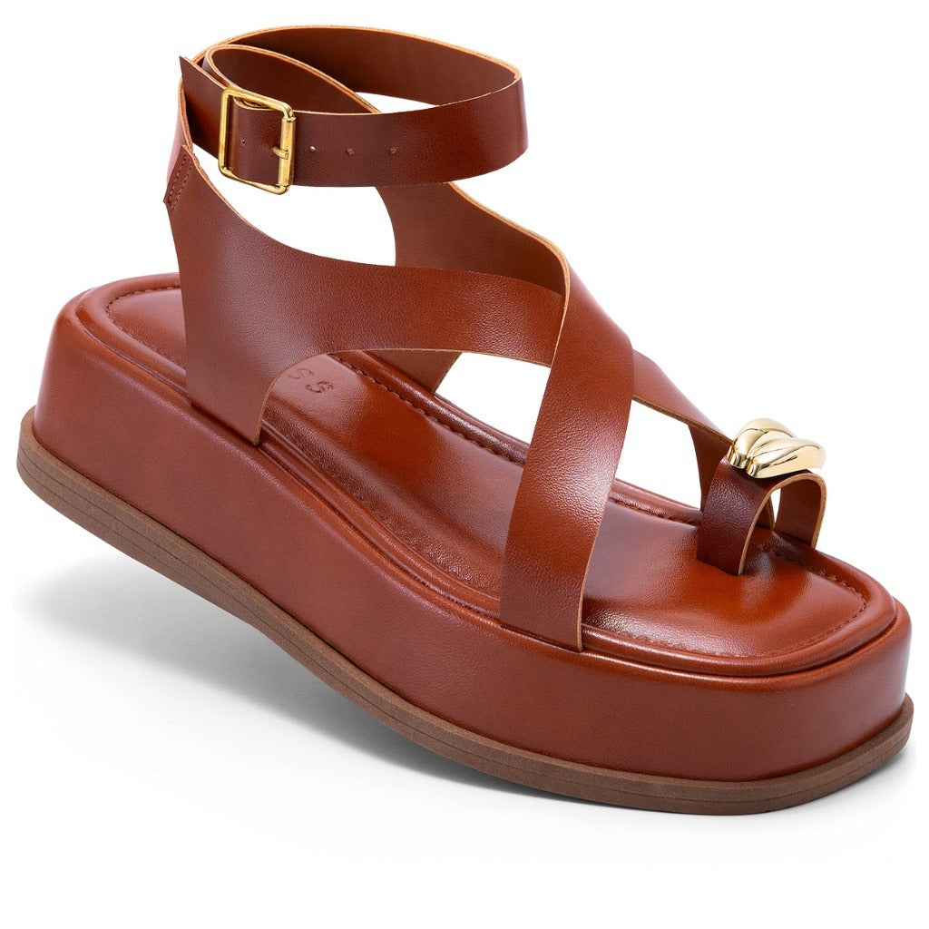 Sandália Flatform em Tiras